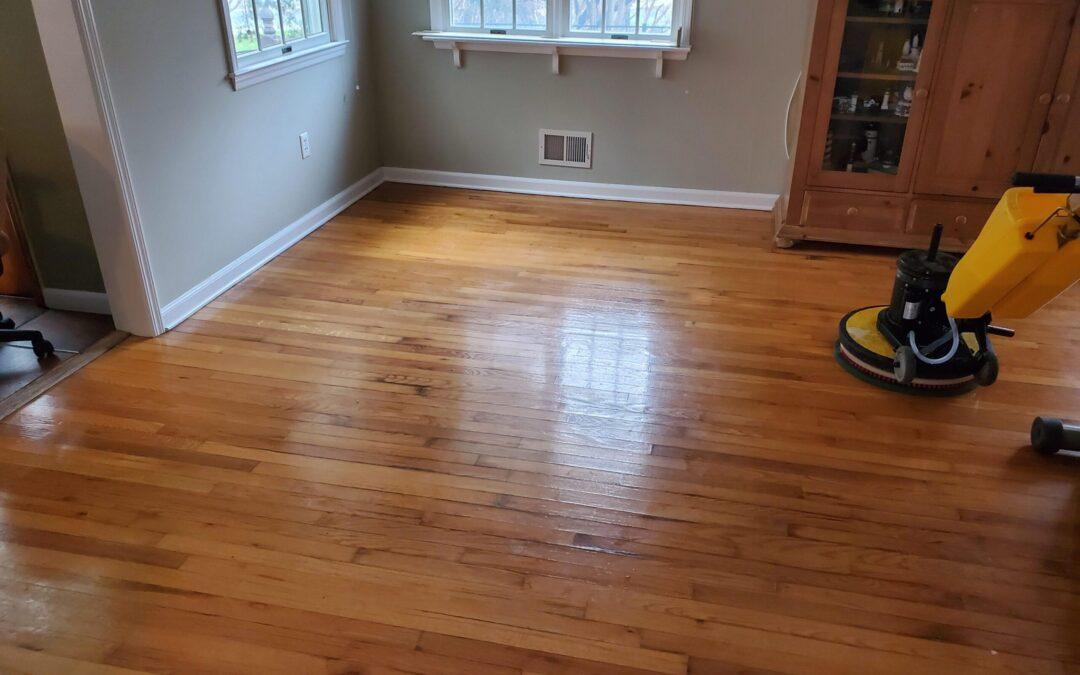 Benefits of sandless wood floor refinishing